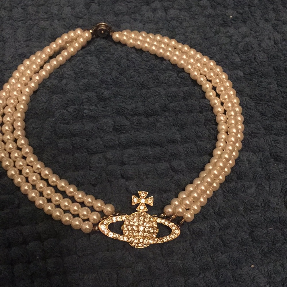 Vivienne Westwood 3 Row Pearl Necklace( COSTUME!!)